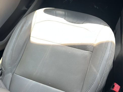Used 2018 Ford Explorer XLT w/ Equipment Group 202A FWD image 20