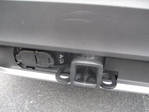 Used 2023 Ford Explorer King Ranch w/ Technology Package image 4