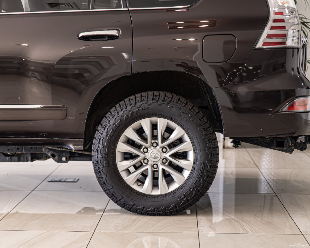 Used 2018 Lexus GX 460 Premium w/ Premium Package AWD/4WD image 7