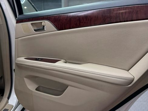 Used 2011 Toyota Avalon Limited FWD image 29