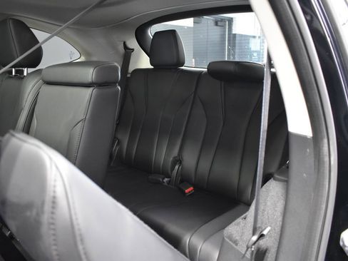 Used 2023 Acura MDX SH-AWD image 33