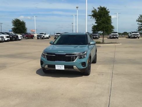Used 2024 Kia Seltos EX AWD/4WD image 4