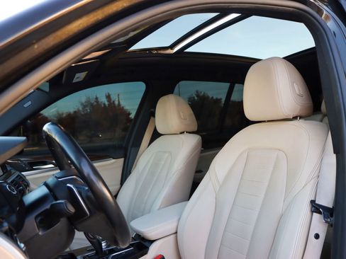 Used 2019 BMW X3 sDrive30i w/ Premium Package image 15