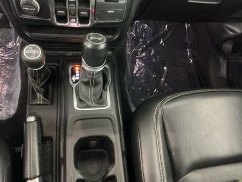 Used 2020 Jeep Wrangler Unlimited Sahara w/ Uconnect 4C Nav & Sound Group image 19