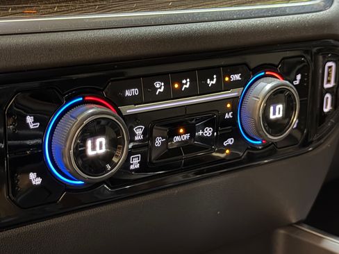 Used 2022 Chevrolet Silverado 1500 LT image 30