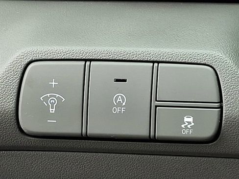 Certified 2024 Hyundai Elantra SE FWD image 24