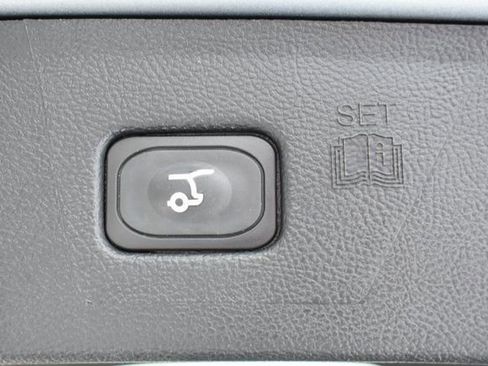 Used 2024 Ford Edge Titanium image 39