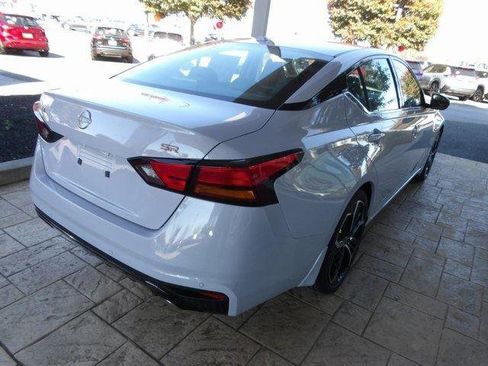 Used 2025 Nissan Altima 2.5 SR w/ SR Premium Package image 7