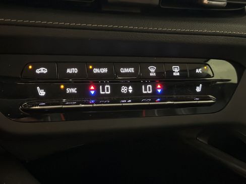 Used 2023 Buick Envision Preferred FWD image 19