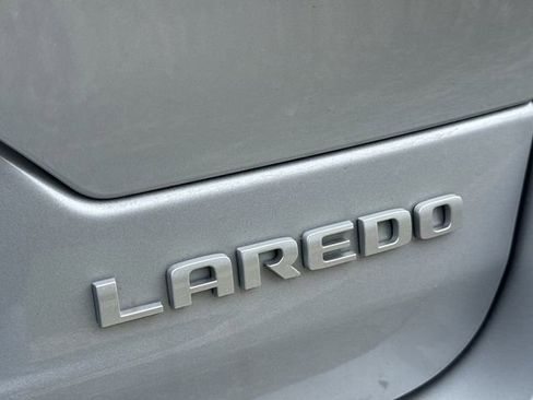 New 2025 Jeep Grand Cherokee Laredo w/ Trailer Tow Package AWD/4WD image 8