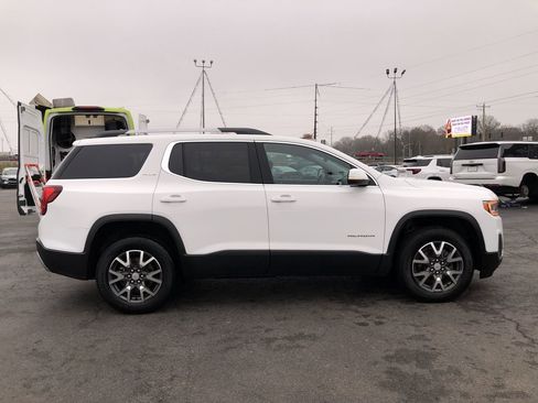 Used 2023 GMC Acadia SLE w/ Driver Convenience Package image 6