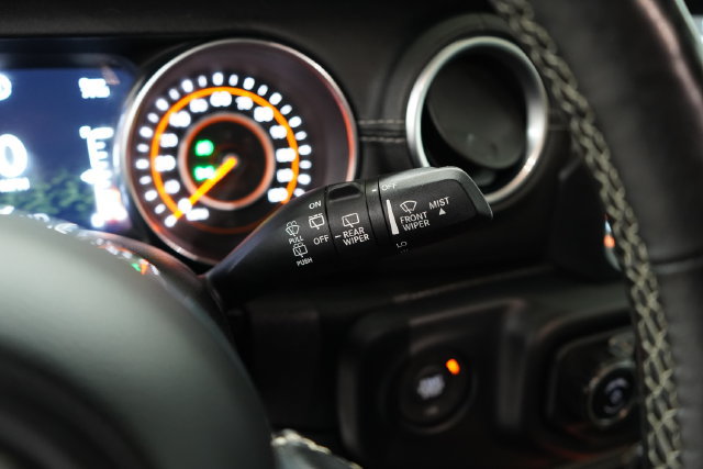 Used 2019 Jeep Wrangler Unlimited Sahara w/ Quick Order Package 24M Moab AWD/4WD image 19