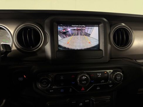 Certified 2023 Jeep Wrangler Unlimited AWD/4WD image 18