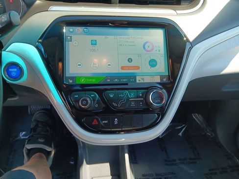 Used 2019 Chevrolet Bolt Premier w/ Infotainment Package FWD image 18