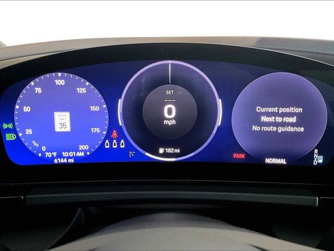 Used 2025 Porsche Macan Electric image 21