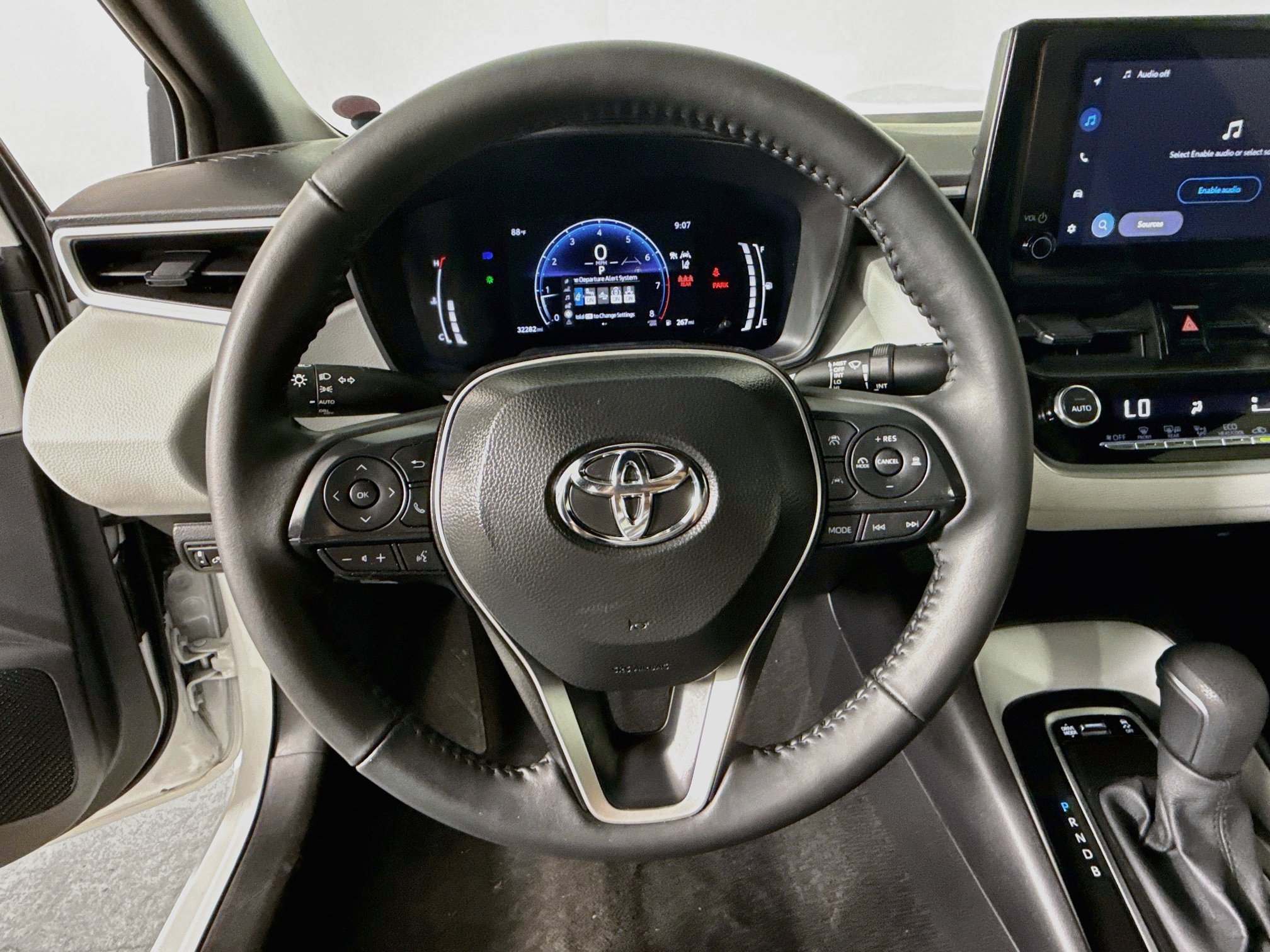 Used 2026 Toyota Corolla SE FWD image 11