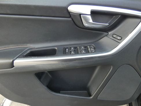 Used 2017 Volvo XC60 T5 Dynamic w/ Preferred Option Package image 51