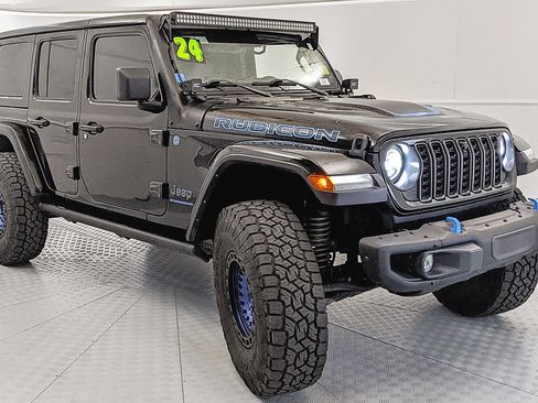 Used 2024 Jeep Wrangler Unlimited Rubicon 4xe AWD/4WD image 1
