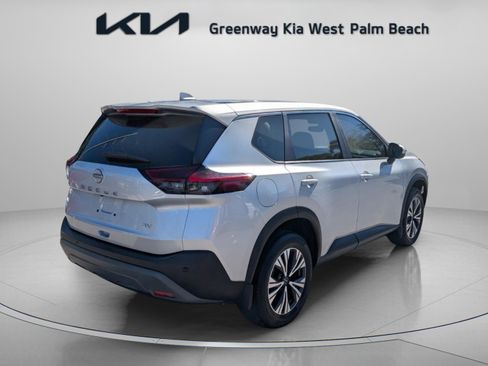 Used 2023 Nissan Rogue SV image 7