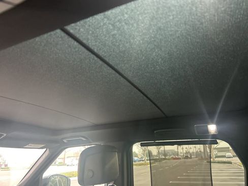 Used 2018 Land Rover Range Rover Sport SE image 26