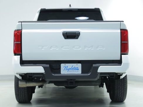 Used 2025 Toyota Tacoma SR5 image 7