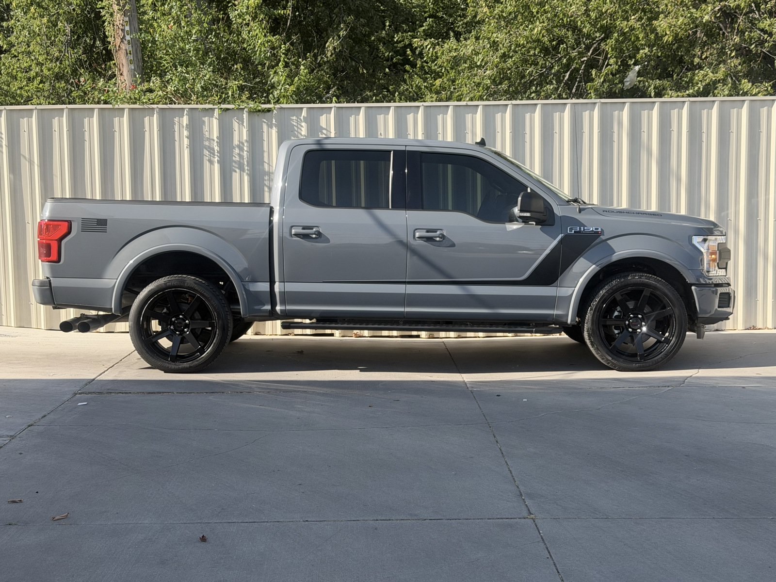Used 2019 Ford F150 XLT w/ Equipment Group 302A Luxury AWD/4WD image 4