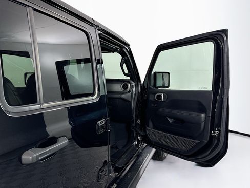 Used 2023 Jeep Wrangler Unlimited Sahara w/ Safety Group AWD/4WD image 31