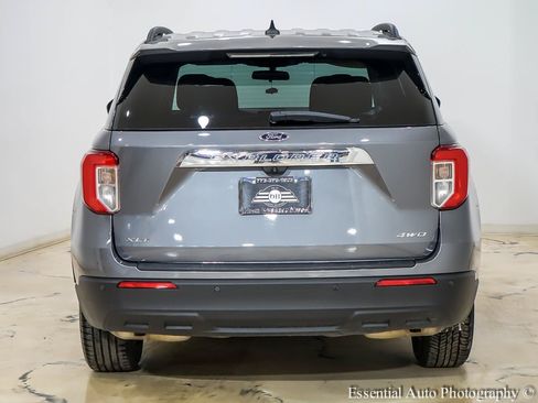 Used 2022 Ford Explorer XLT AWD/4WD image 7