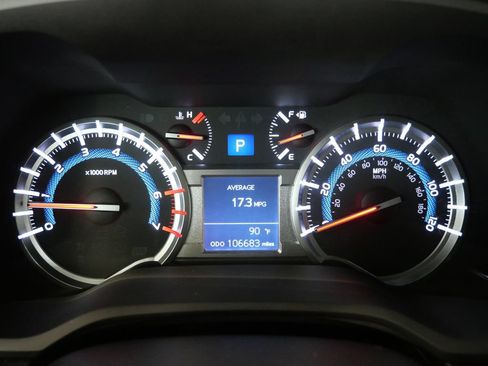 Used 2018 Toyota 4Runner Limited AWD/4WD image 19