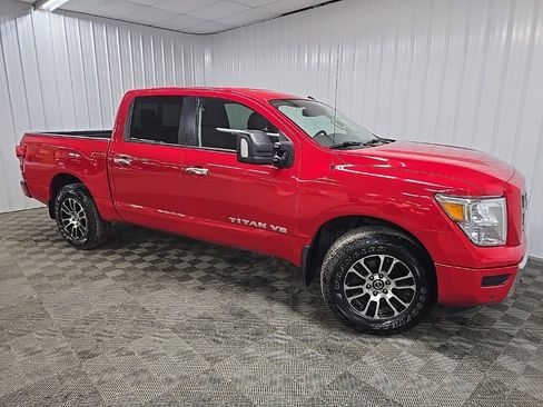 Used 2021 Nissan Titan SV w/ SV Convenience Package image 1