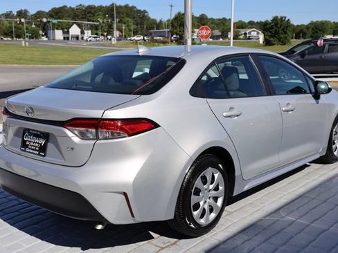 Used 2023 Toyota Corolla LE FWD image 5