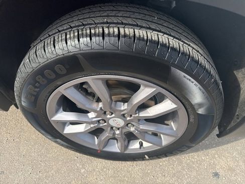 Used 2023 GMC Terrain SLT image 18