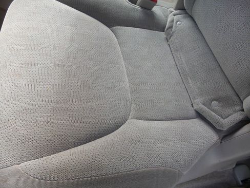 Used 2005 Toyota Sienna XLE image 17