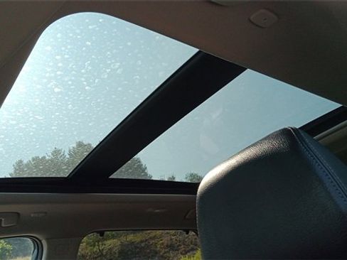 Used 2023 Nissan Rogue SL w/ SL Premium Package image 19