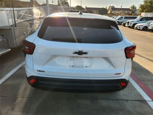Used 2024 Chevrolet Trax RS FWD image 5
