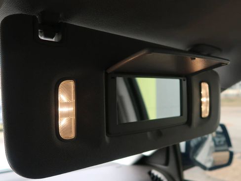 Used 2018 Cadillac Escalade Premium Luxury image 43