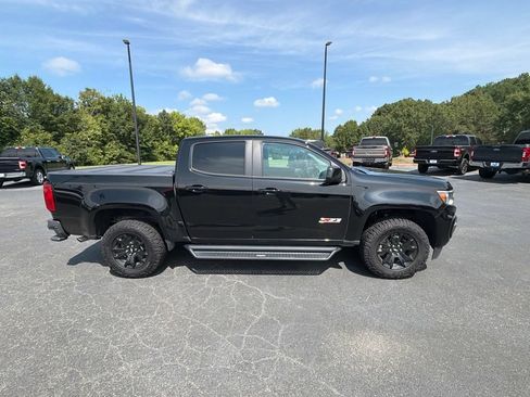 Used 2022 Chevrolet Colorado Z71 w/ Z71 Midnight Edition RWD image 11