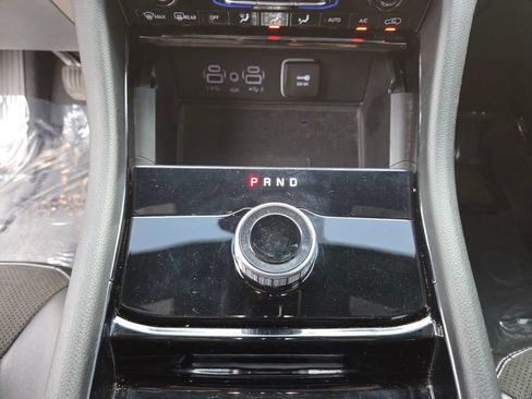 Used 2023 Jeep Grand Cherokee L Laredo RWD image 33