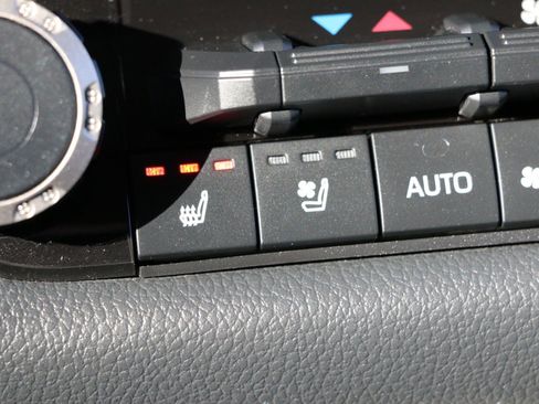 Used 2023 Toyota Sequoia Limited image 24