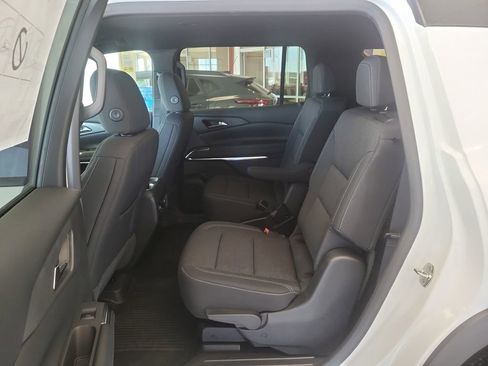 New 2026 Chevrolet Traverse LT w/ LPO, Floor Liner Package image 18