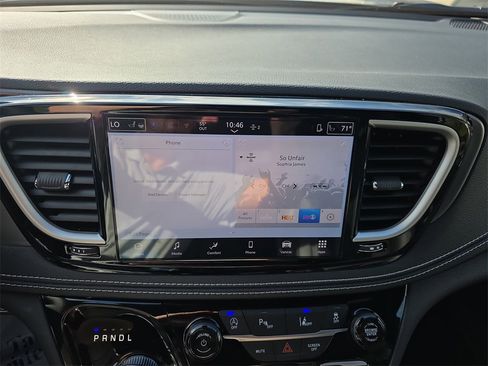 New 2026 Chrysler Pacifica Select image 27