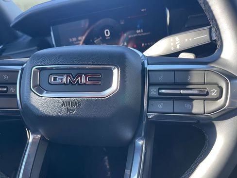 Used 2025 GMC Acadia Elevation FWD image 21
