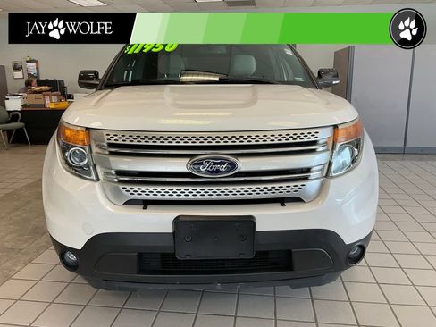 Used 2013 Ford Explorer XLT FWD image 2