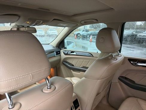 Used 2016 Mercedes-Benz GL 450 4MATIC image 31