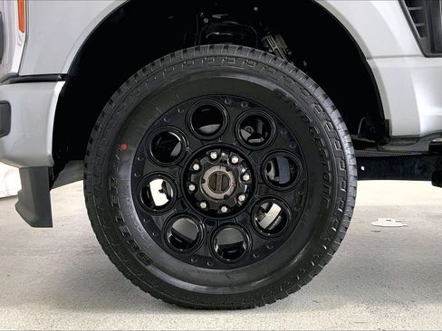 Used 2023 Ford F250 Lariat w/ Lariat Ultimate Package AWD/4WD image 8