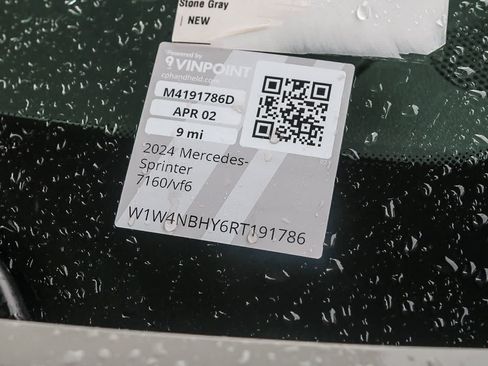 Used 2024 Mercedes-Benz Sprinter 2500 image 26