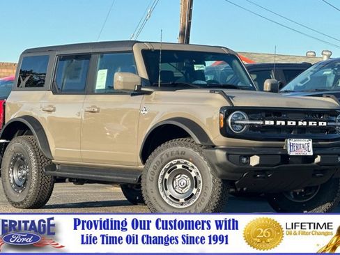 Used 2025 Ford Bronco Outer Banks w/ Sasquatch Package image 1