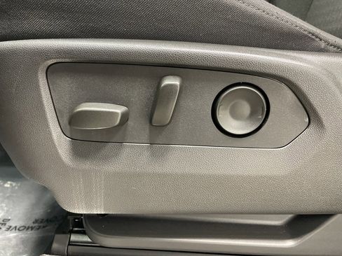 Used 2025 Chevrolet Silverado 1500 LT image 25