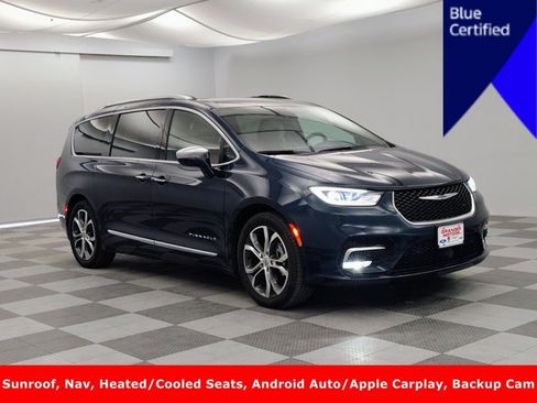 Used 2024 Chrysler Pacifica Pinnacle FWD image 1