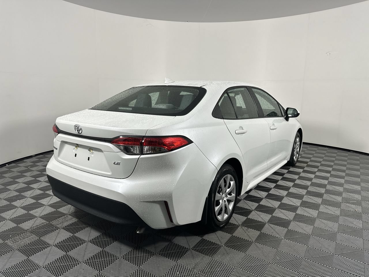 Used 2025 Toyota Corolla LE FWD image 19